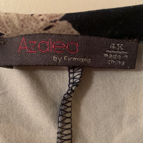 Azalea by Firmiana navy & cream floral tunic size 4x - Picture 7 of 12